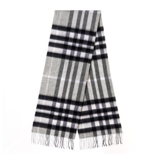  Tartan Scarves in World Fashion 